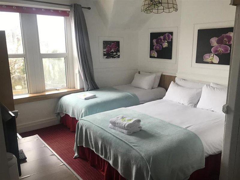 Oyo Maggie Jones Guest House Кардіфф Екстер'єр фото